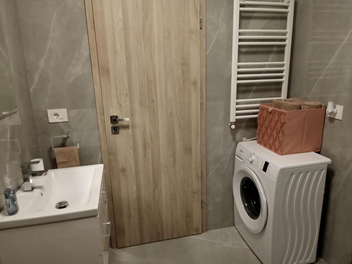 Apartament Gabriella'S Home Oradea Zewnętrze zdjęcie