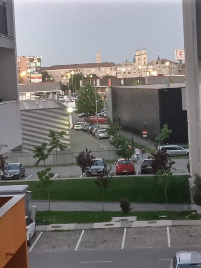 Apartament Gabriella'S Home Oradea Zewnętrze zdjęcie